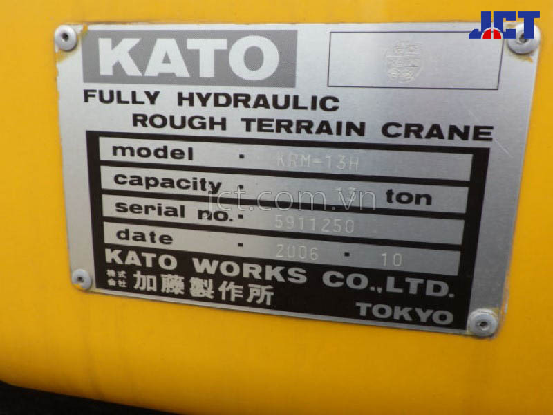 Hình ảnh xe cẩu bánh lốp 13 tấn Kato KRM-13H