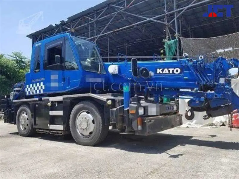 Hình ảnh xe cẩu bánh lốp 13 tấn Kato KRM-13H-2