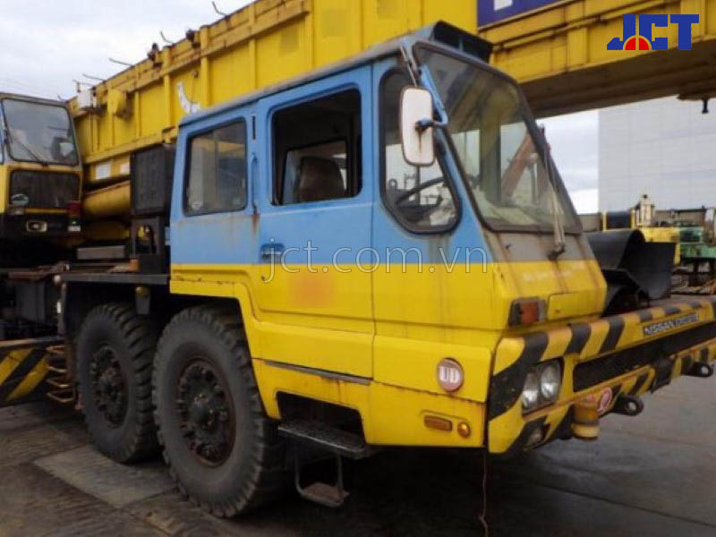 Hình ảnh xe cẩu bánh lốp 160 tấn Kato NK-1600