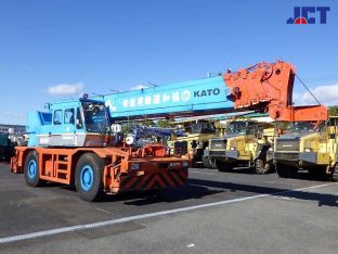 Hình ảnh xe cẩu bánh lốp 35 tấn Kato KR-35H-V-SS-350