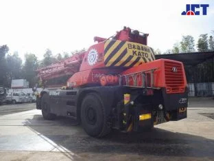 Hình ảnh xe cẩu bánh lốp 50 tấn Kato KR-50H-V