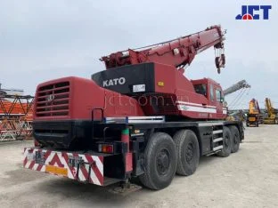 Hình ảnh xe cẩu bánh lốp 70 tấn Kato KR-70H-L (SL-700R)
