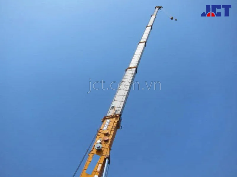 Hình ảnh xe cẩu bánh lốp 70 tấn Kato KR-70H (MR-700)