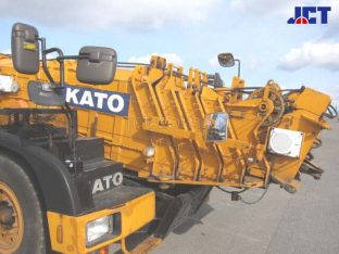 Hình ảnh xe cẩu bánh lốp 70 tấn Kato KR-70H (MR-700)