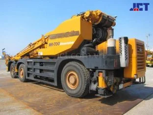 Hình ảnh xe cẩu bánh lốp 70 tấn Kato KR-70H (MR-700)