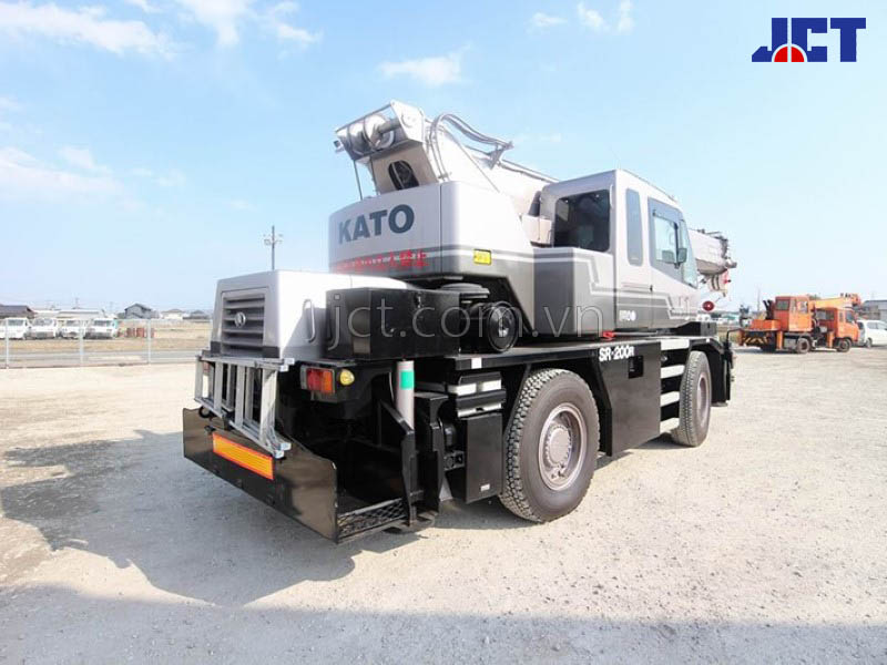 Hình ảnh xe cẩu bánh lốp 20 tấn Kato SR-200R