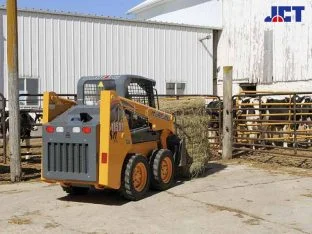 xe xuc lat skid loader mustang 1050r