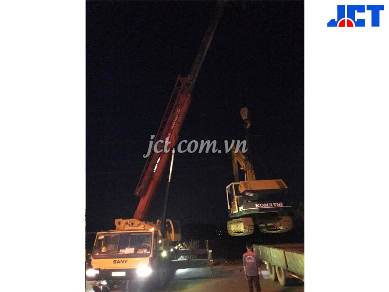 Cho thuê xe cẩu nâng hạ Tại Tân Phú Hồ Chí Minh xe xúc đào phục vụ dự án xây dựng tại 