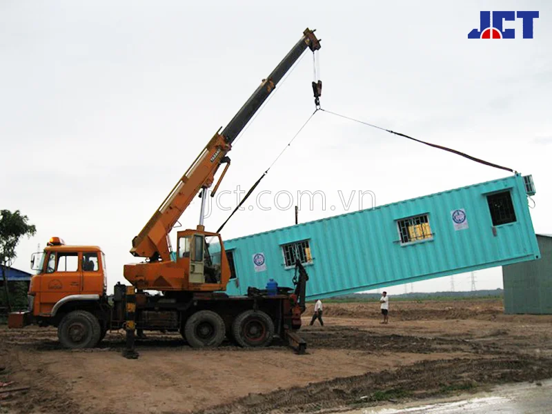 Cho thuê xe cẩu nâng container cho khách hàng tại huyện đảo Trường Sa Đà Nẵng 