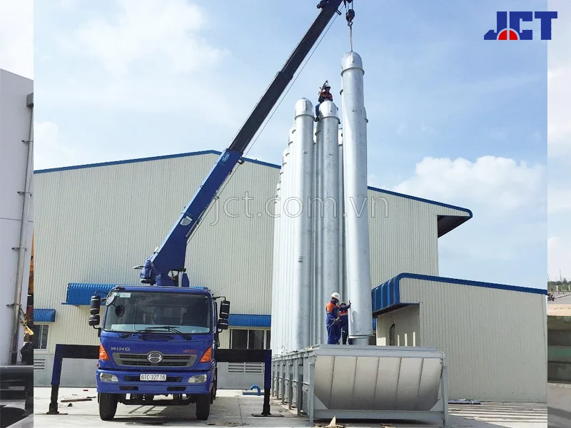 Cho thuê xe cẩu thùng lắp đặt silo tại Đồng Nai 