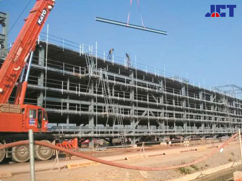JCT Việt Nam Cho thuê xe cẩu lắp dựng kết cấu khu công nghiệp Phố Nối A Hưng Yên 