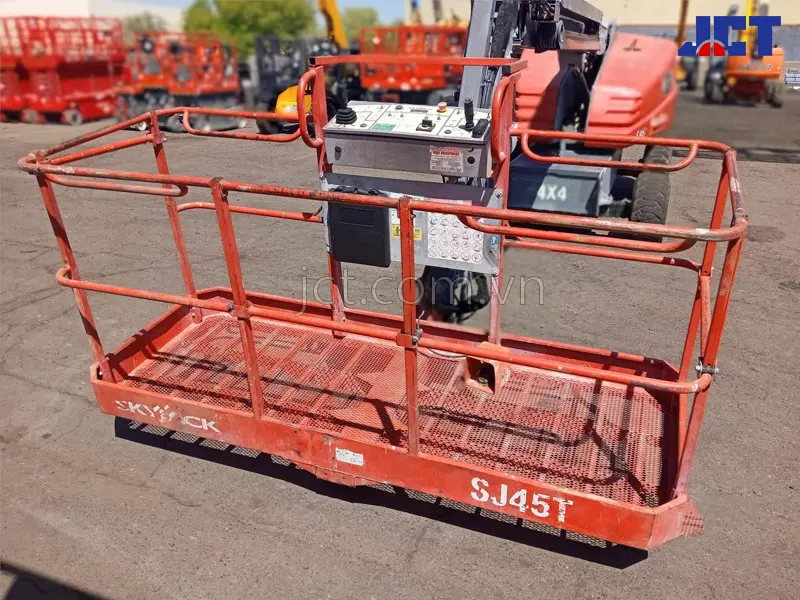 Xe nâng người boomlift 16m Skyjack SJ45T