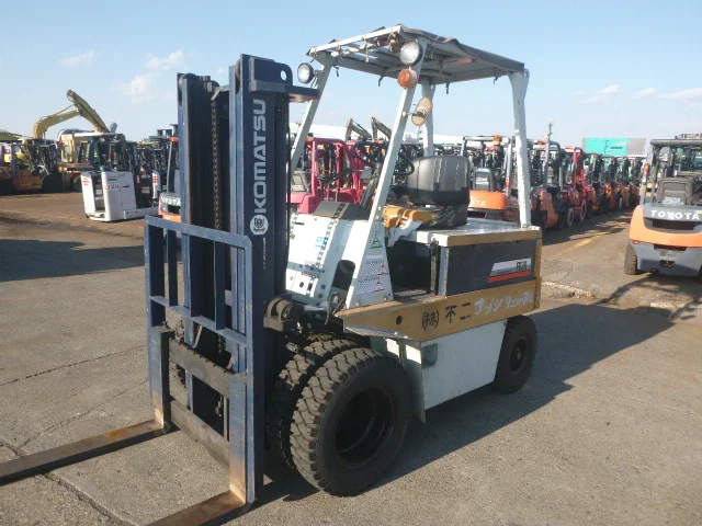 Xe nâng hàng 3 tấn chạy điện Komatsu Nhật bãi