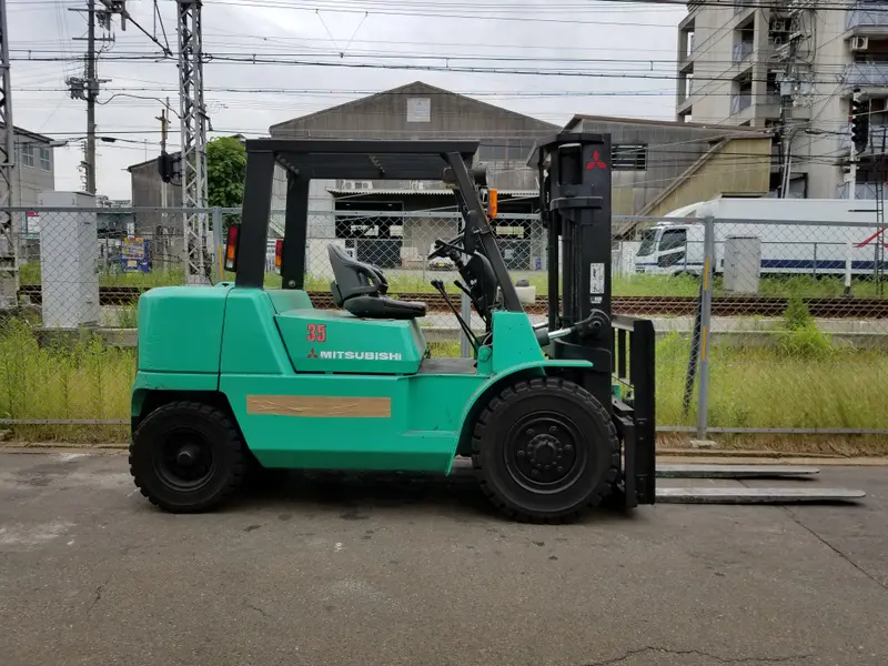 Xe nâng hàng 3.5 tấn dầu FD35 Mitsubishi Nhật bãi