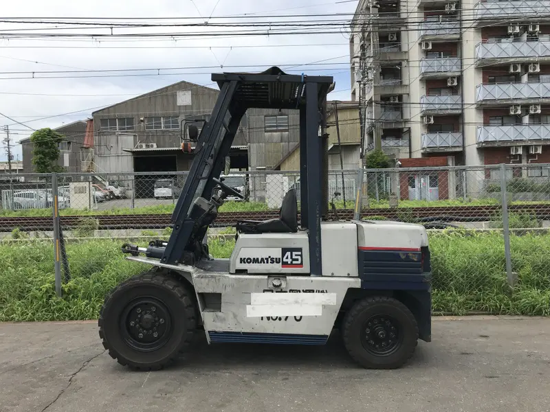 Xe nâng hàng Komatsu 4.5 tấn dầu FD45 Nhật bãi