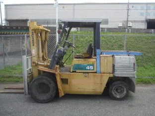 Xe nâng hàng Komatsu 4.5 tấn dầu FD45 Nhật bãi