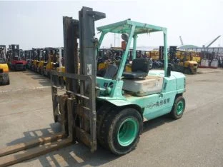 Xe nâng hàng 5 tấn FD50 Mitsubishi Nhật bãi giá rẻ