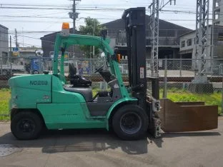 Xe nâng hàng 5 tấn FD50 Mitsubishi Nhật bãi giá rẻ