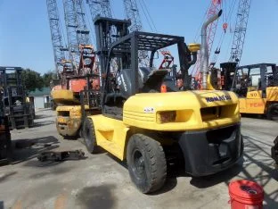 Xe nâng hàng Komatsu 8 tấn chạy dầu