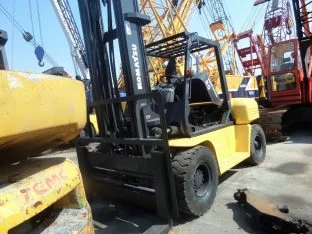Xe nâng hàng Komatsu 8 tấn chạy dầu
