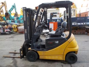 Xe nâng hàng Komatsu 1.8 tấn chạy điện