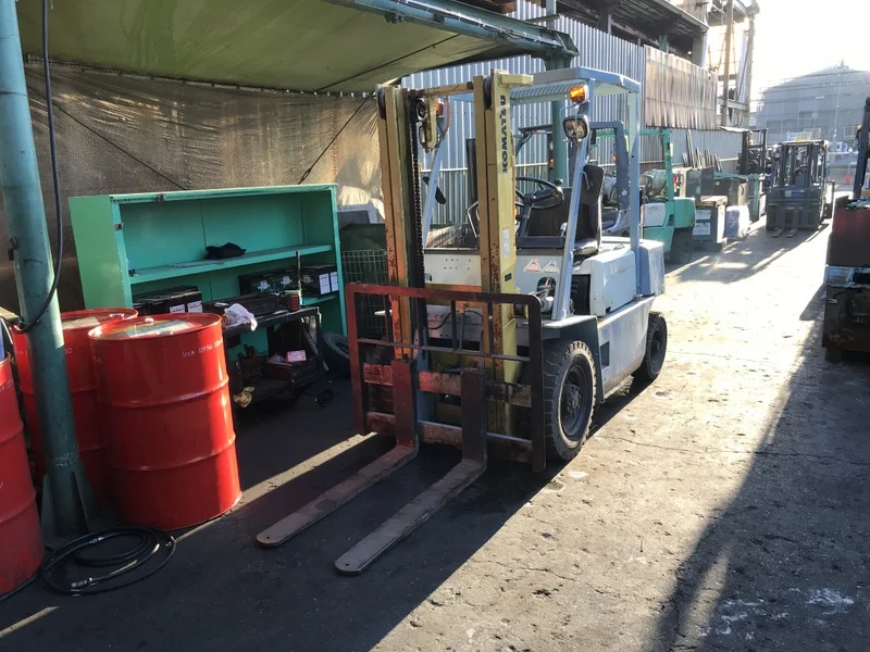 Xe nâng hàng Komatsu 2 tấn FD20 dầu Nhật bãi