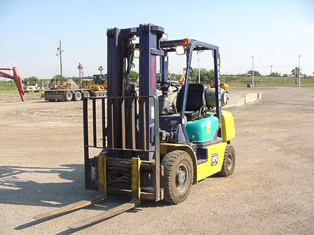 Xe nâng hàng Komatsu 2.5 tấn chạy gas Nhật bãi