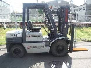 Xe nâng hàng Komatsu 3 tấn chạy gas FG30 Nhật bãi