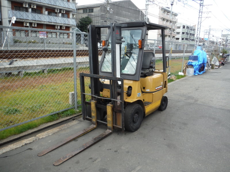 Xe nâng hàng mitsubishi 1 tấn dầu Nhật bãi