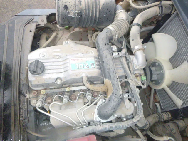 Xe nâng hàng Toyota 1 tấn chạy dầu