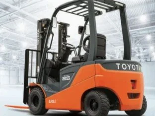 Xe nâng hàng Toyota 2.5 tấn chạy điện Hàng Nhật bãi