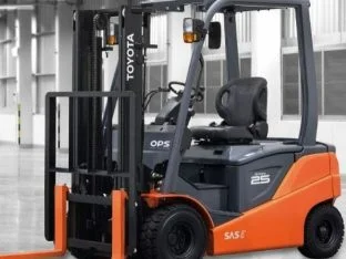Xe nâng hàng Toyota 2.5 tấn chạy điện Hàng Nhật bãi