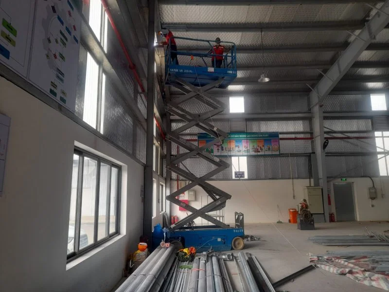 JCT Việt Nam cho thuê xe nâng người cắt kéo tại KCN Thọ Lộc, Nghệ An