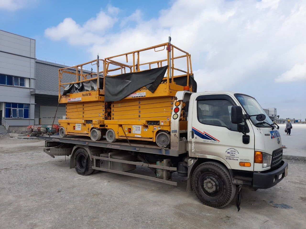 Dịch vụ cho thuê xe nâng hàng, người tại Cà Mau – Hùng Cường Move